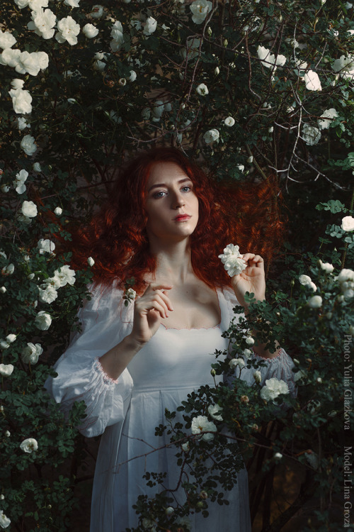 White rosesModel, style, dress - Lina GrozaPhoto, retouch - Yulia Glazkova❤ If you want to help me w