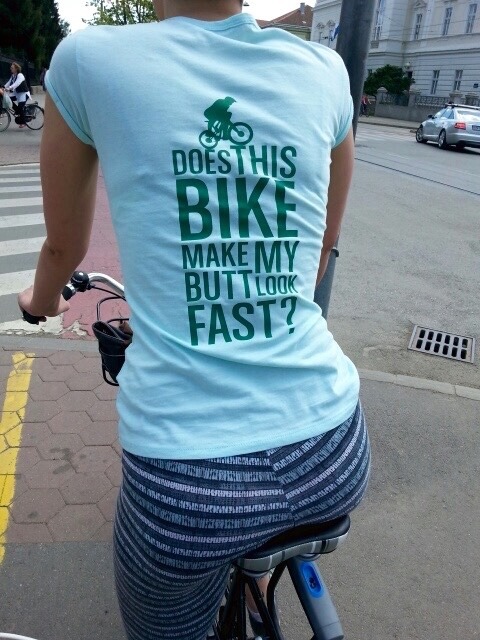 foodffs:  taylorkarras:  foodffs:  😁  Honey, all bikes make butts look fat.  Not