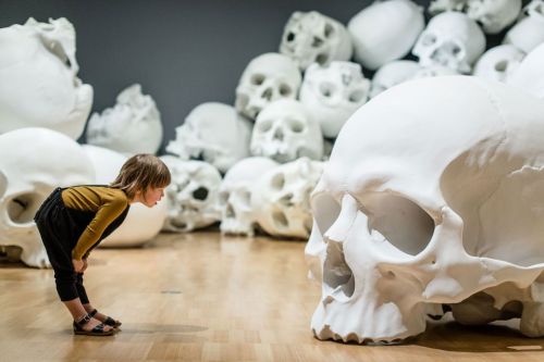 remash:mass ~ ron mueck  kinda love this