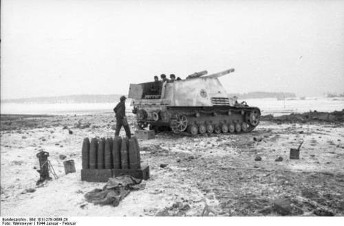 A German SdKfz 165 Self-propelled Gun On The Eastern Front, 1944.