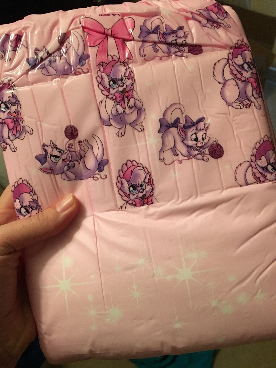 diaperedmilf:  I’m so happy!!!! Kitty cats!  This diapered milf is lovely in her