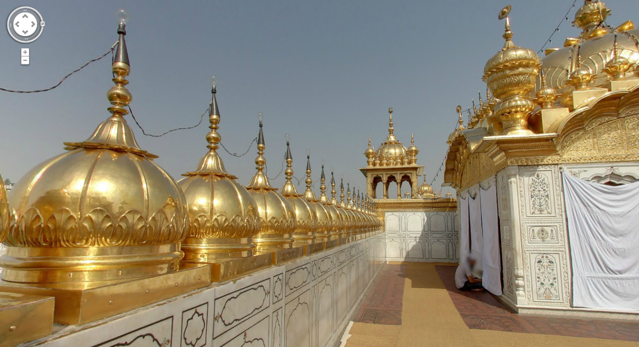 indiastreetview:  Inside Harmandir Sahib (The Golden Temple) Amritsar, Punjab