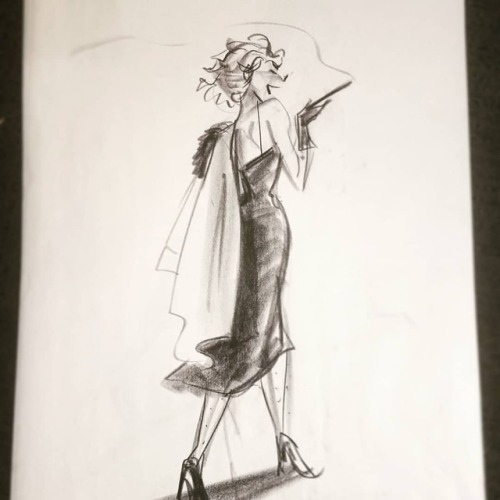 Cruella De Vil visited us for a gesture drawing session today ✏ • • • #gesturedrawing #lifedrawing #