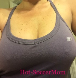 hot-soccermom:  Workout attire from this