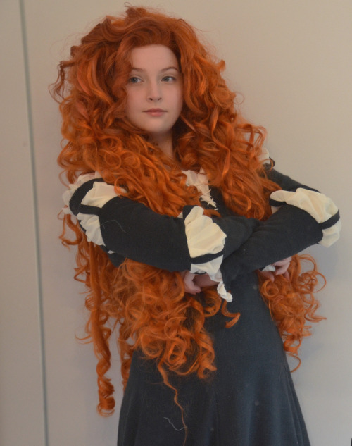 jensenskaggles:  doxiequeen1:  Put the costume, wig, and makeup on all together for the first time! I think next time i’ll use more blush, but for the most part i’m happy with it. I didn’t do much, it’s just foundation and a bit of bronze eyeliner