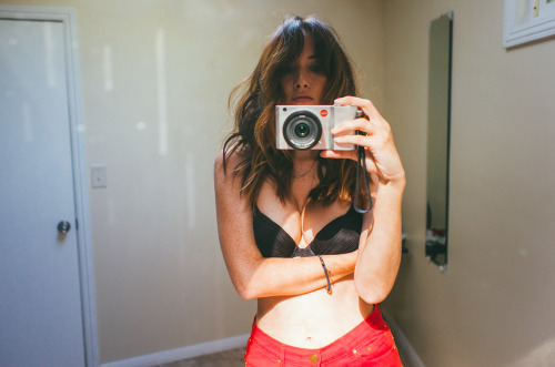 vanstyles:  Selfie session with Sara Malakul porn pictures