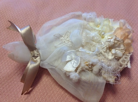 lovelycultparty:    Super cute Incomplete Alchemist (2013) hair clips. (Part ½)They
