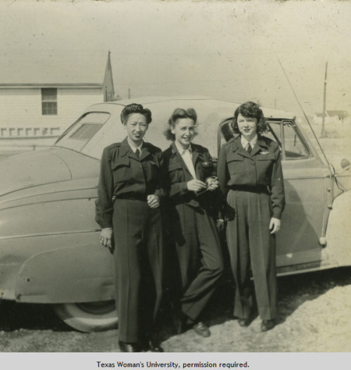 orientallyyours:Hazel Ying Lee 李月英 (1912-1944), a native of Portland, Oregon, took her first fligh