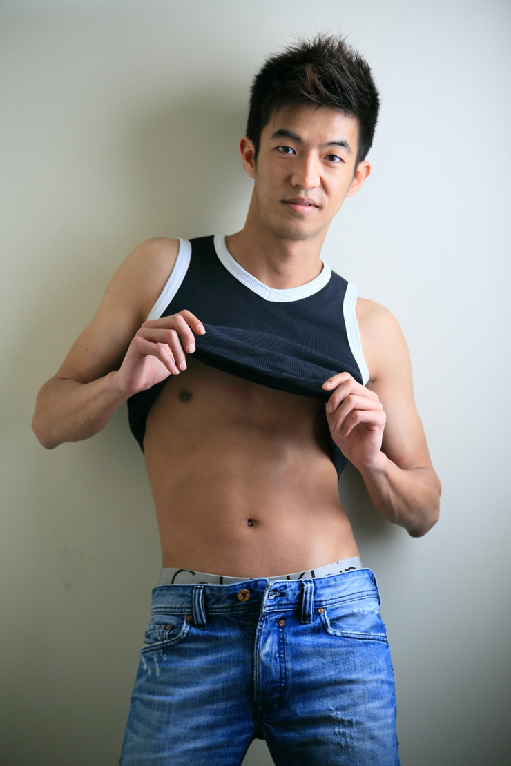 asianboy-collection:  Naked Asian-American Model  : Derek Man 