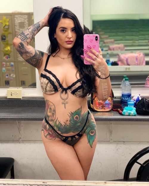 stripper-locker-room:  https://www.instagram.com/koryminx/ porn pictures