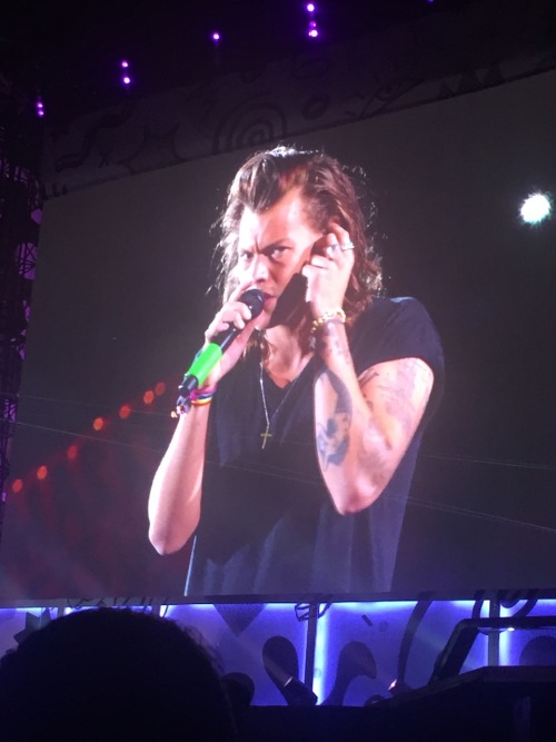 takenbythebest27:  ONE DIRECTION❤️❤️❤️❤️ reeses1994 kind-of-luxe one-girl-one-happiness