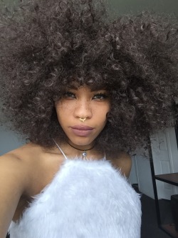 kieraplease:  Happy bunny