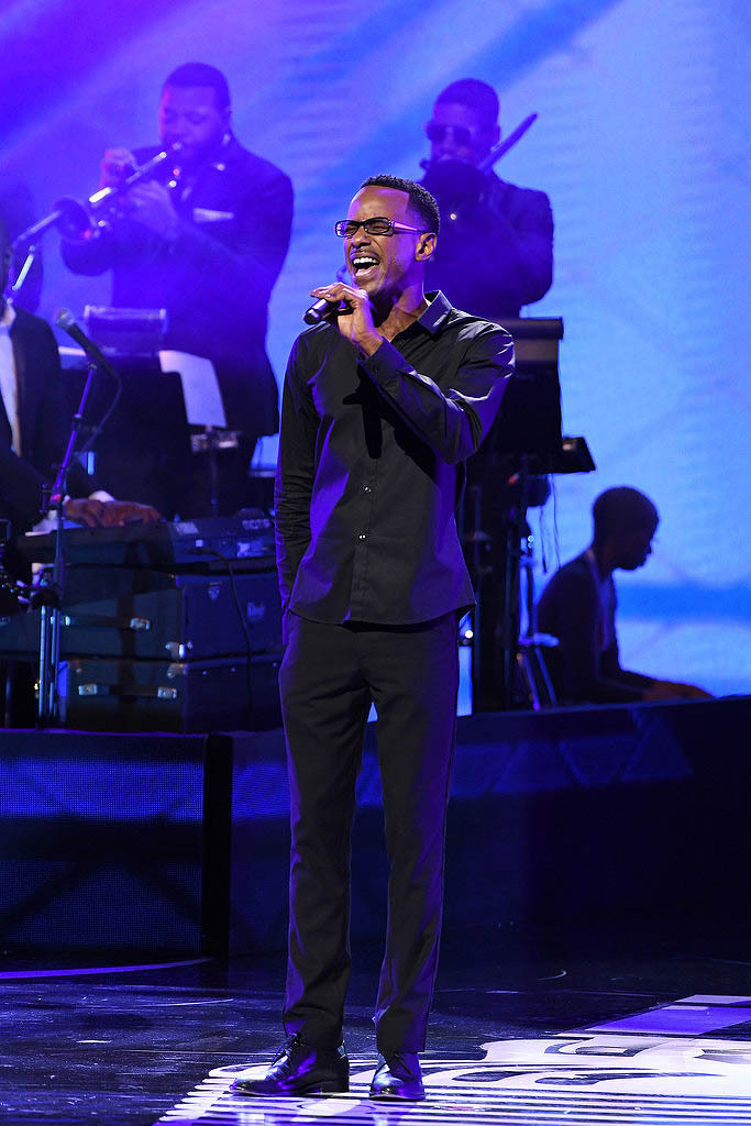 soph-okonedo:    Singer Tevin Campbell perform onstage during 2019 Black Music Honors