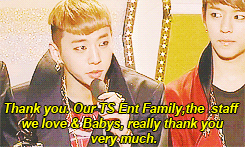 himdaes:Newcomer award at 2nd Gaon Chart K Pop Awards