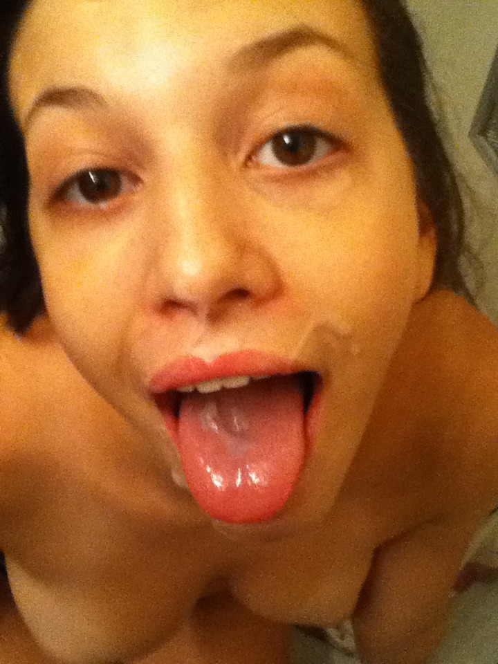 chefchef12:  Hottie getting a facial 