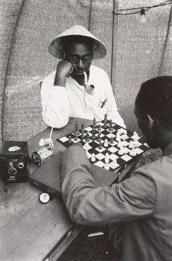 jazzfunkdid:   Mickey Pallas, Dizzy Gillespie, Backstage at Newport Jazz Festival, 1957  