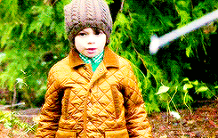 rumplestiltskin:  Roland Hood: everyone’s baby hobbit (ﾉ◕ヮ◕)ﾉ*:･ﾟ✧ 