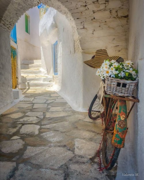 Ano Syros, Greece by Valantis Minogiannis.