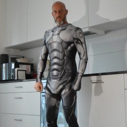 69toblerone:Have to love a good morph suit I wish I had a robot as handsome as this at home!