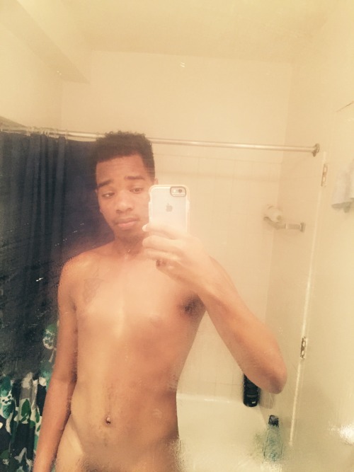 imhereforthemen:  Just hopped out if the shower ^_^ (its-mind-over-you-dont-matter) 