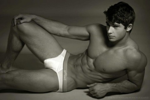 prestidigitasn:  Alex Santaniello Home Page   |    Male Models Tags    |   Archives