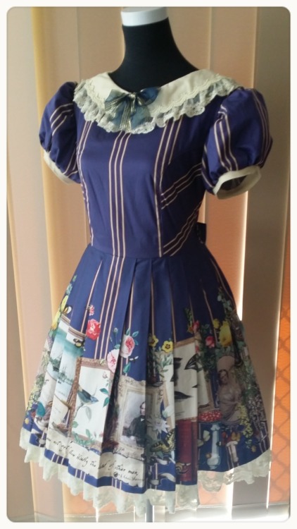 drambig:Belladonna’s Ode To Darwin OP in navy. Pictured here with a Classical Puppets petticoat. B