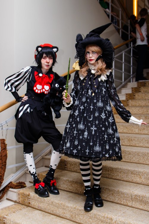 Little witch and  cute cat @someonefromrussia Akicon 2015 ^_^