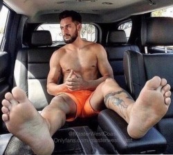 Gayfeetjack2:  Masterwestcoast’s Size 13 Feet In The Car Https://T.co/Jedckrnd40Gay