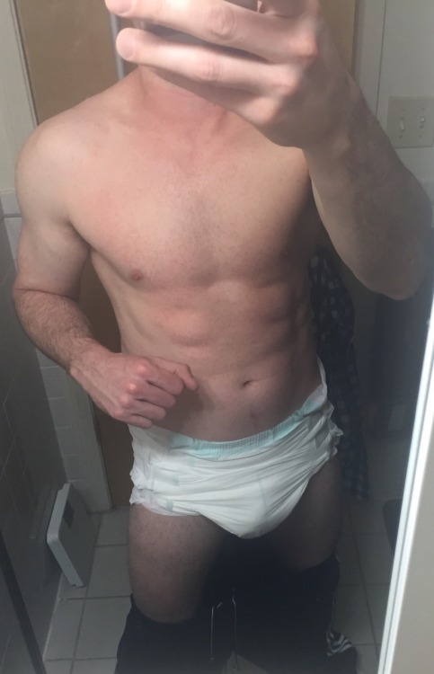 dyprboy:  Some good old Depends!  So hot!