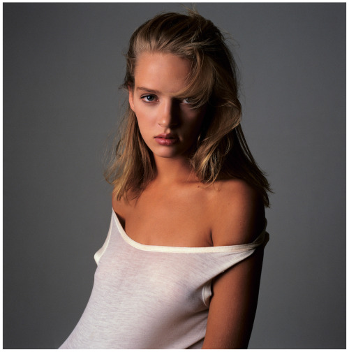 robertocustodioart:Uma Thurman by Denis Piel 1986