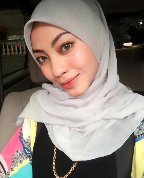 awekcomel:Random hijab girls 2