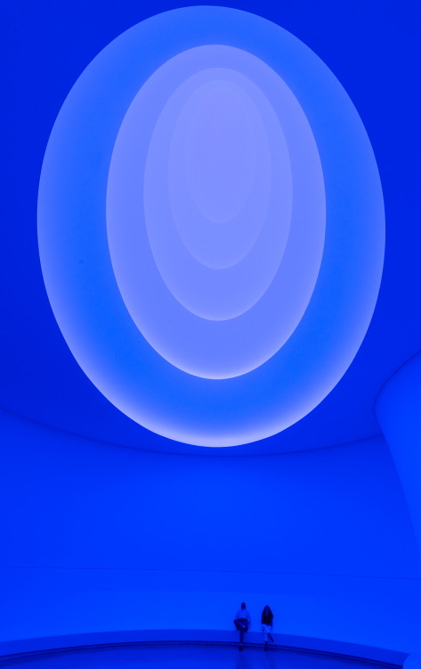 contemporary-art-blog:  James Turrell in the Guggenheim Museum NY