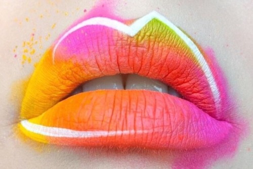 miss-mandy-m: Makeup Mondays:  Neon makeup inspiration from Molly Bee (IG: @beautsoup). 
