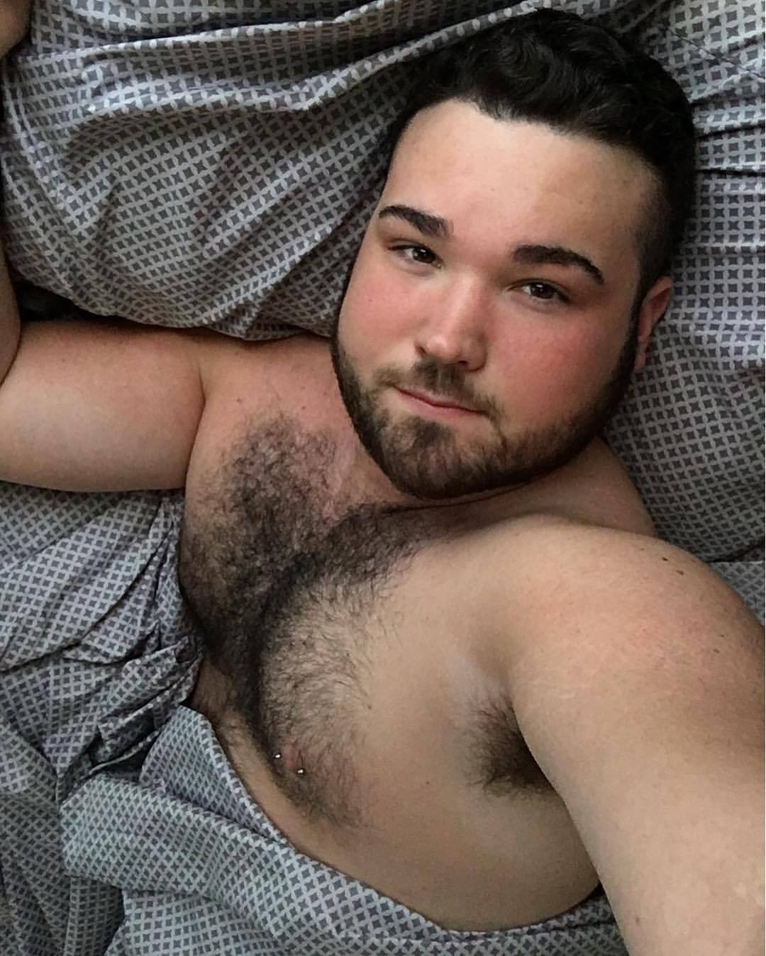 thebeardedguyy:  I love my new sheets 😍 