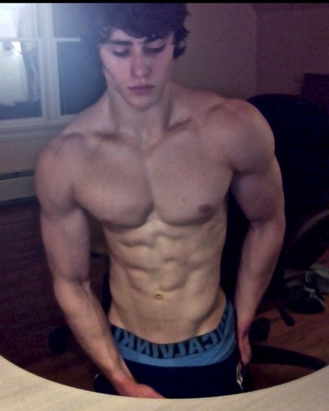 apolloandares:  David Laid 