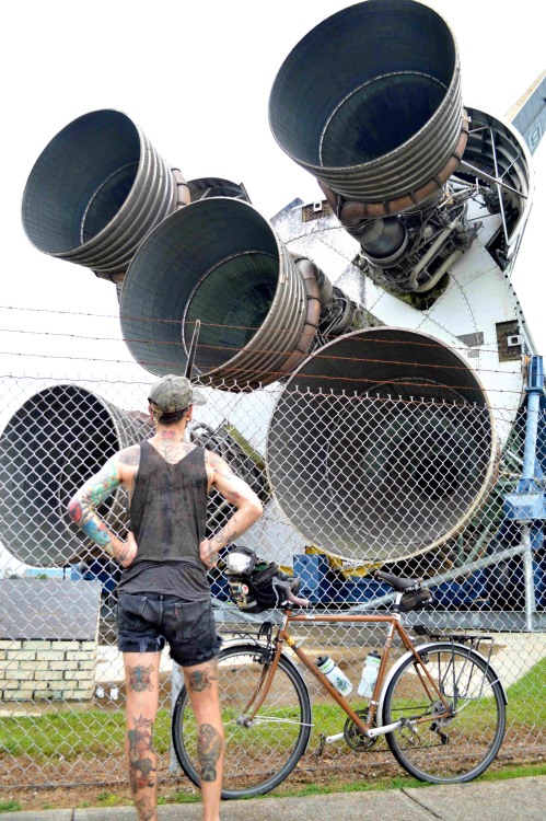 livefreeordrive:  Outta this fucking world. Saturn type rocket engine in New Orleans East.