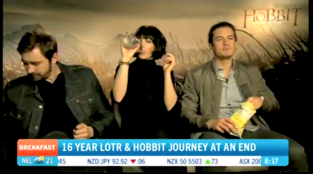 captain-chris-pike:  foreverfacepalming:  sanverscorp: Vodka and Popcorn | Party!Elves