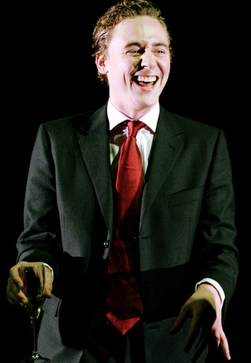 thehumming6ird:Tom Hiddleston as Posthumus/Cloten in Cheek by Jowl’s Cymbeline (2007)