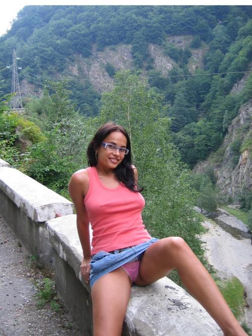 Sex Milfs in Mini Skirts pictures