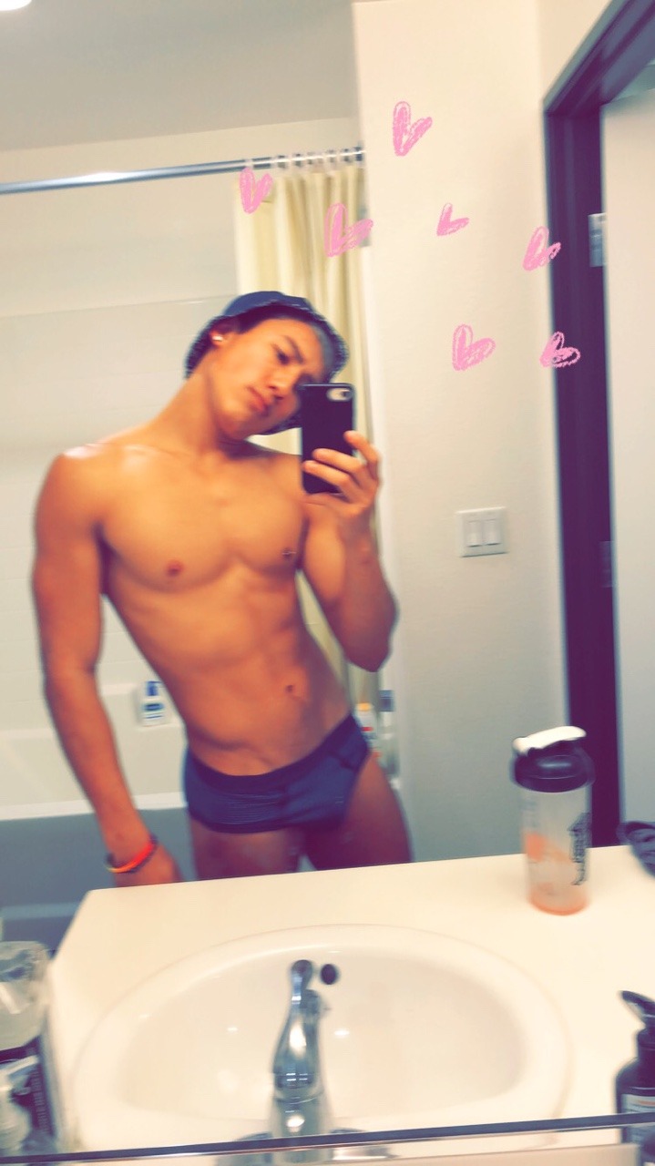 theasianinitiation:  micah-dean: Blurry 🌿 in a pretty happy place right now 🐵