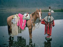  Members of the Wanapum tribe and their horses