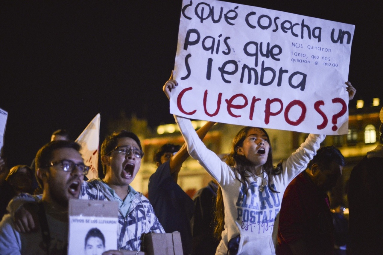 meriahdoc:  From top to bottom:  &ldquo;Mexico smells like death. Son, while