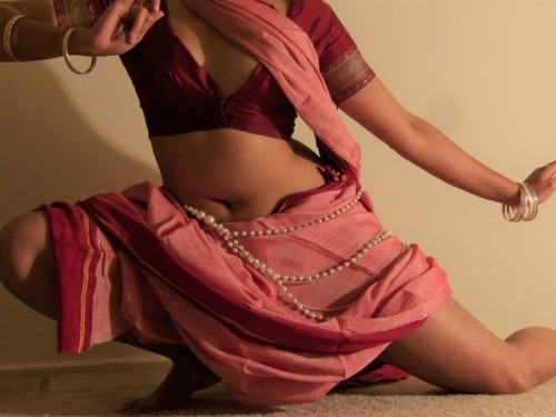 Porn photo prythm:  Bhabhi ji doing rehearsals…  KIK: