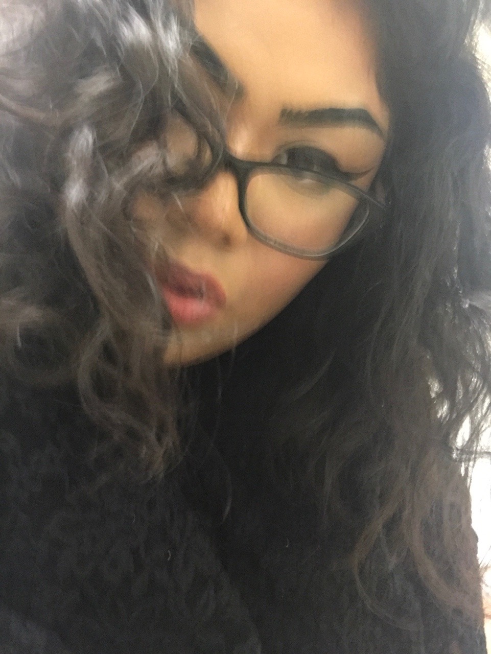 bettycakes:  blurry babygirl
