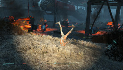 mayorjohnhardcock:  kaaaaaaaaaaath:  I saw a Brotherhood of Steel Virtibird thing explode in the air, when I went to have a look at the wreckage I found that the pilot had landed…awkwardly   the ol’ razzle dazzle 