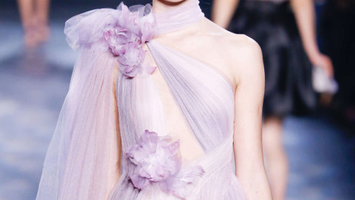 runwayandbeauty:  Detail at Marchesa Fall 2016, New York Fashion Week. 