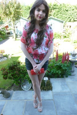 lucy-cd:  Pictures | OutsideThis top looks so cute outside, love it… beautiful &lt;3  Brunette hair looks beautiful on you!!