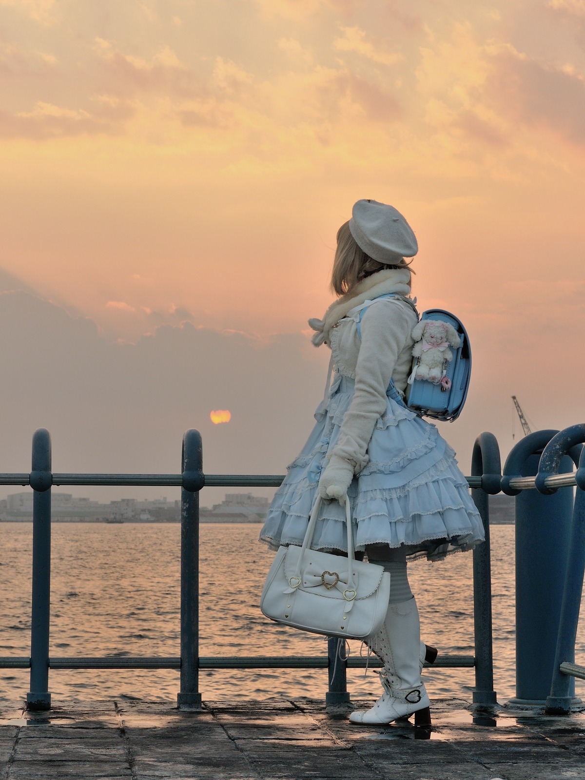 sutiblr:  Saxe sweet lolita with randoseru 