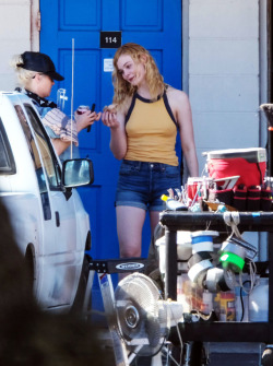 ellefanningplace:  Elle Fanning on the set of “Galveston”.  