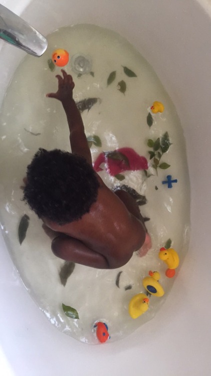 youngblackandvegan:romyst:Herbal bath for babyadorable